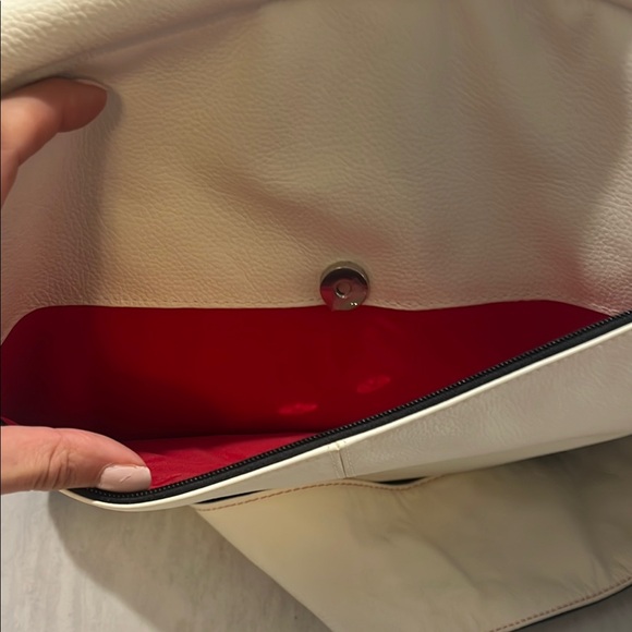 NWT. Bugaboo diaper crossbody bag with accessories. - Picture 6 of 9